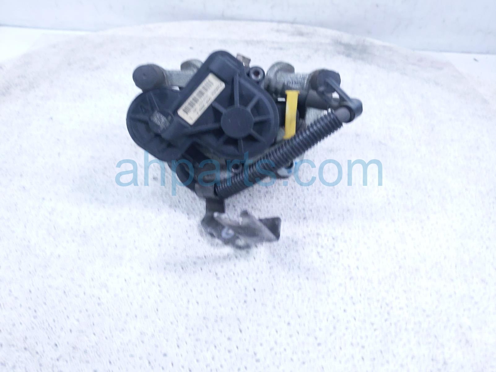 2017 Ford Fusion Rear Driver Brake Caliper DG9Z 2553 C Replacement 2017 Ford Fusion Rear Driver Brake Caliper DG9Z 2553 C Replacement thumbnail