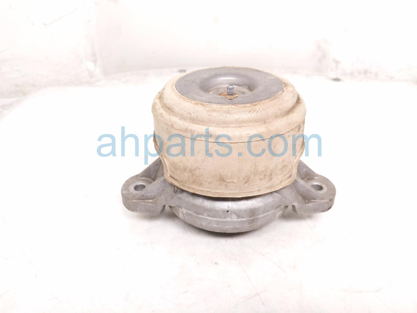 $19 Mercedes FR/RH ENGINE MOUNT - 3.5L AW