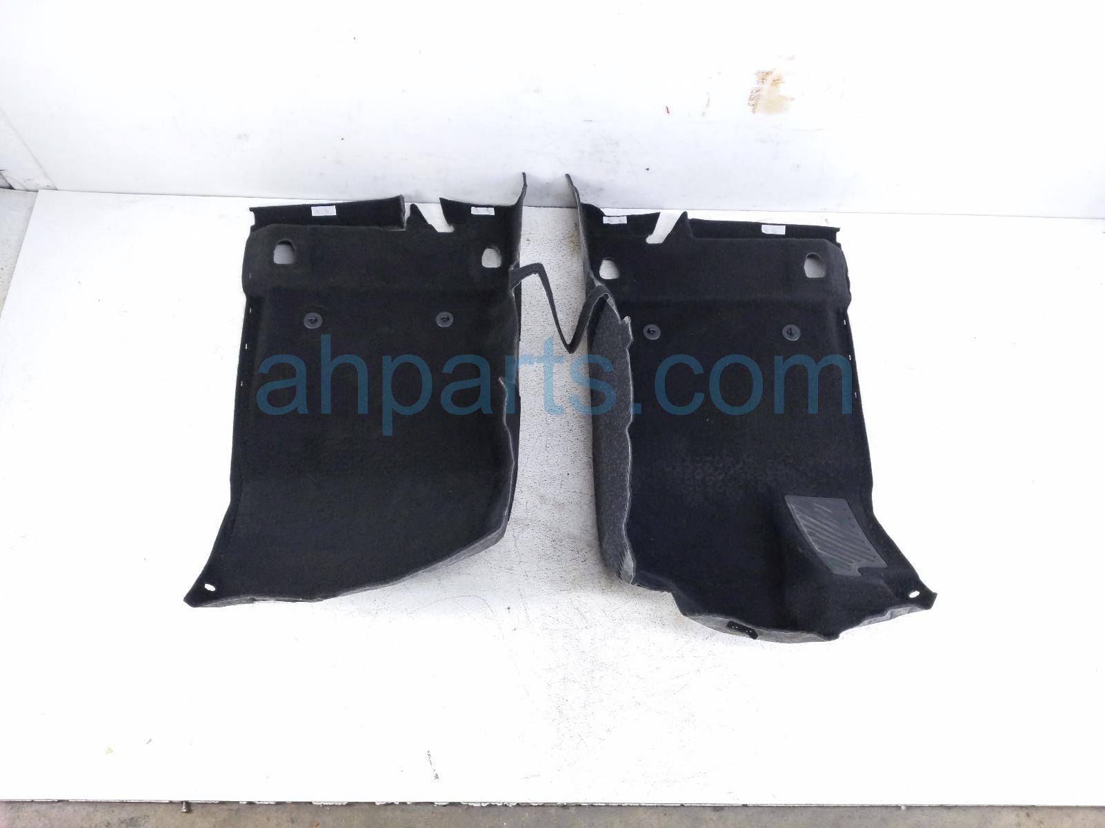 Toyota INTERIOR FLOOR CARPET - BLACK - DC