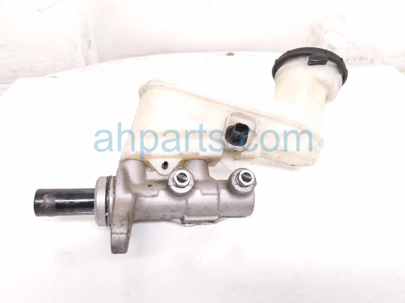 Acura BRAKE MASTER CYLINDER W/RESERVOIR