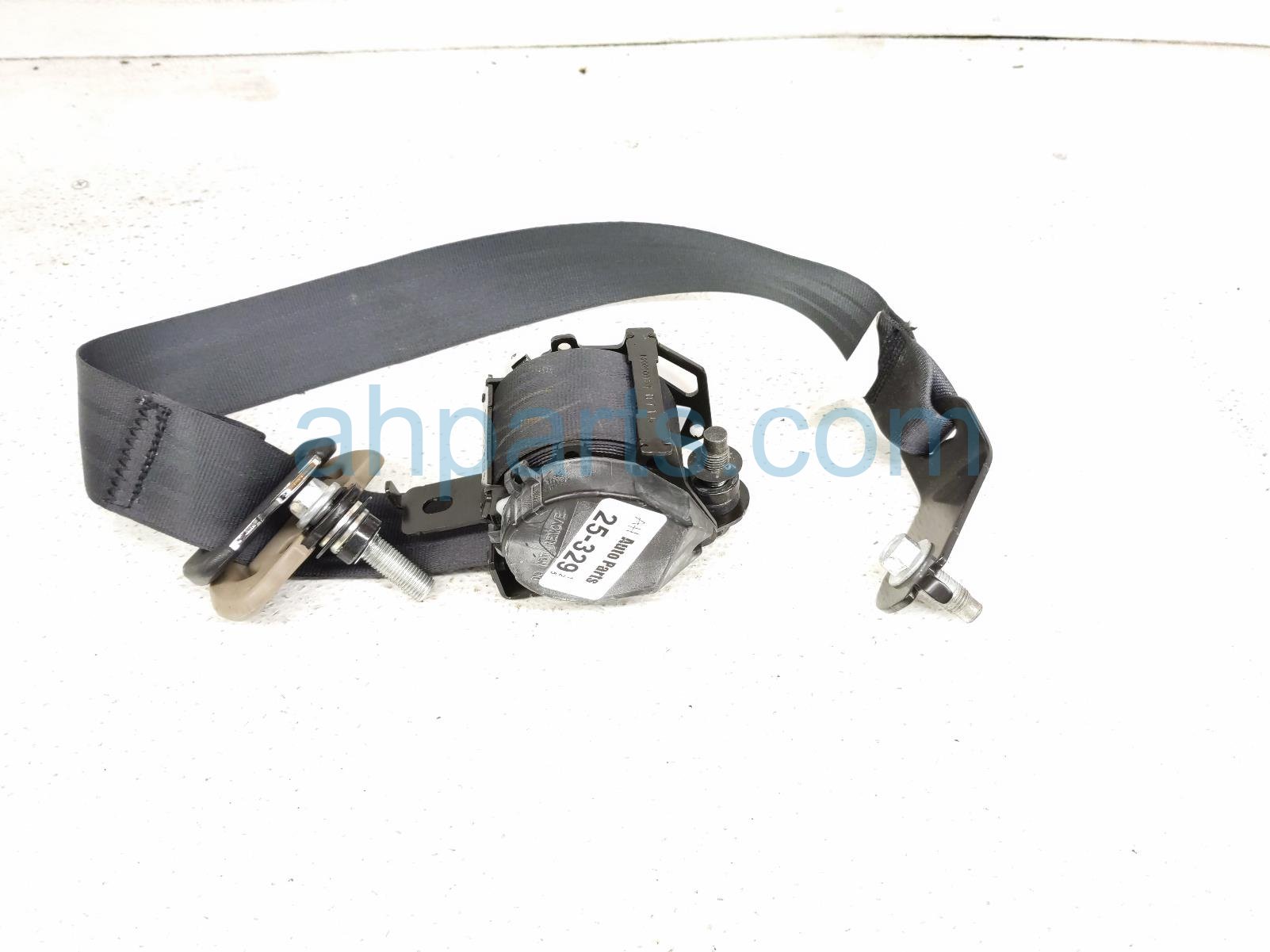 Honda 3RD ROW LH SEAT BELT - BLACK