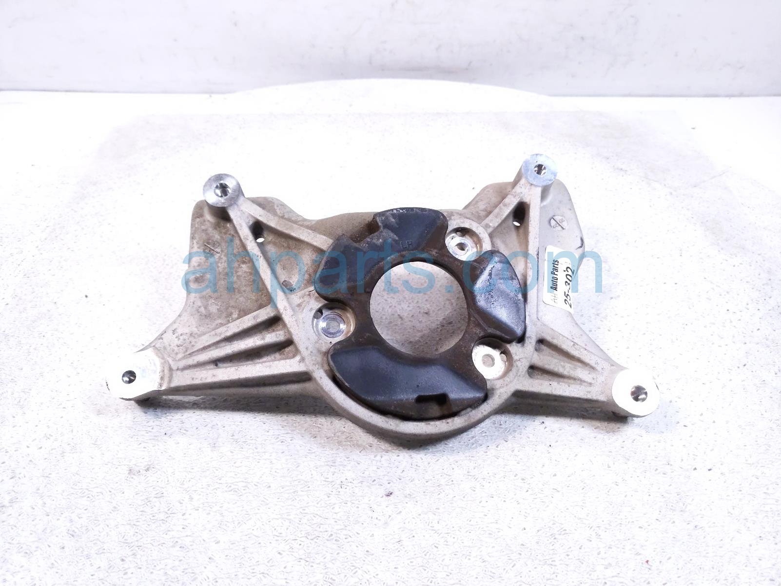 $35 Tesla FR/LH STRUT MOUNT BRACKET