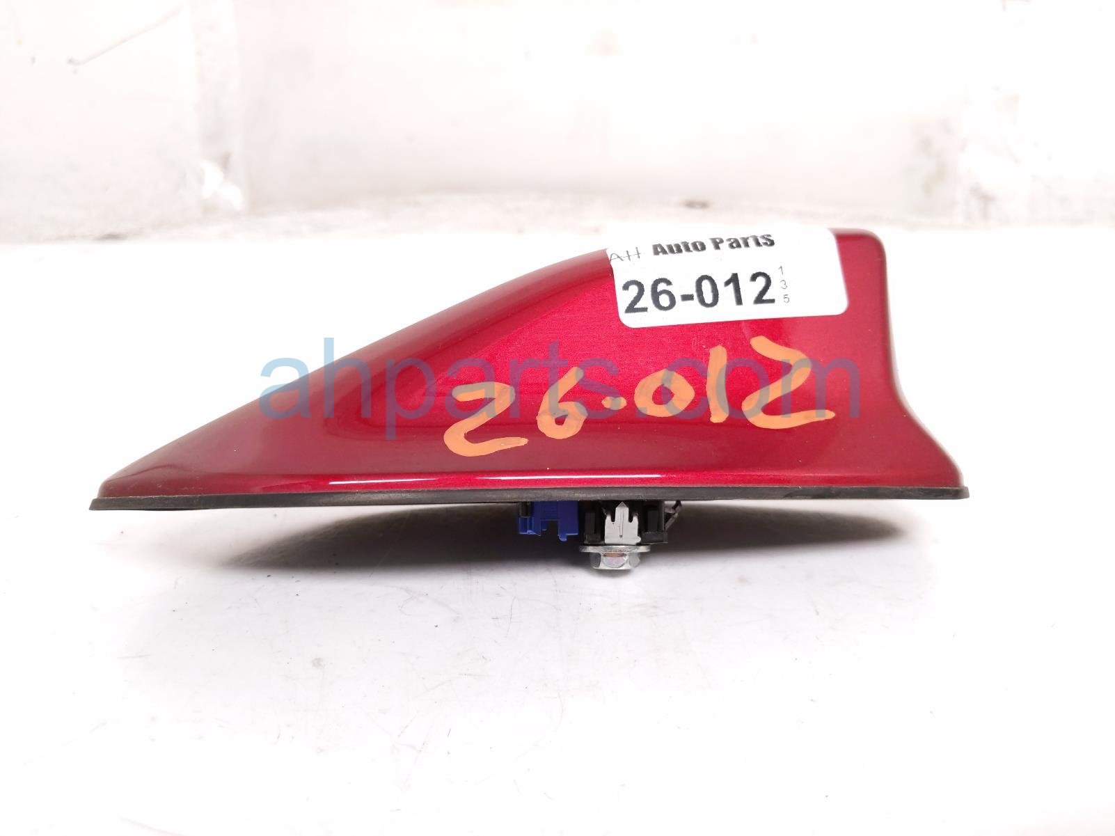 Toyota ANTENNA - ROOF MTD - SHARK FIN RED