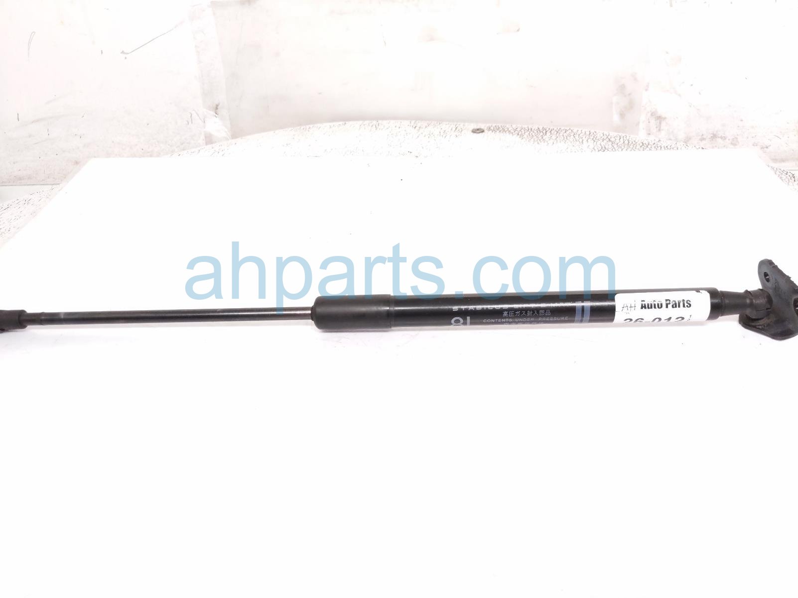 Toyota LH TAILGATE STRUT / LIFT CYLINDER