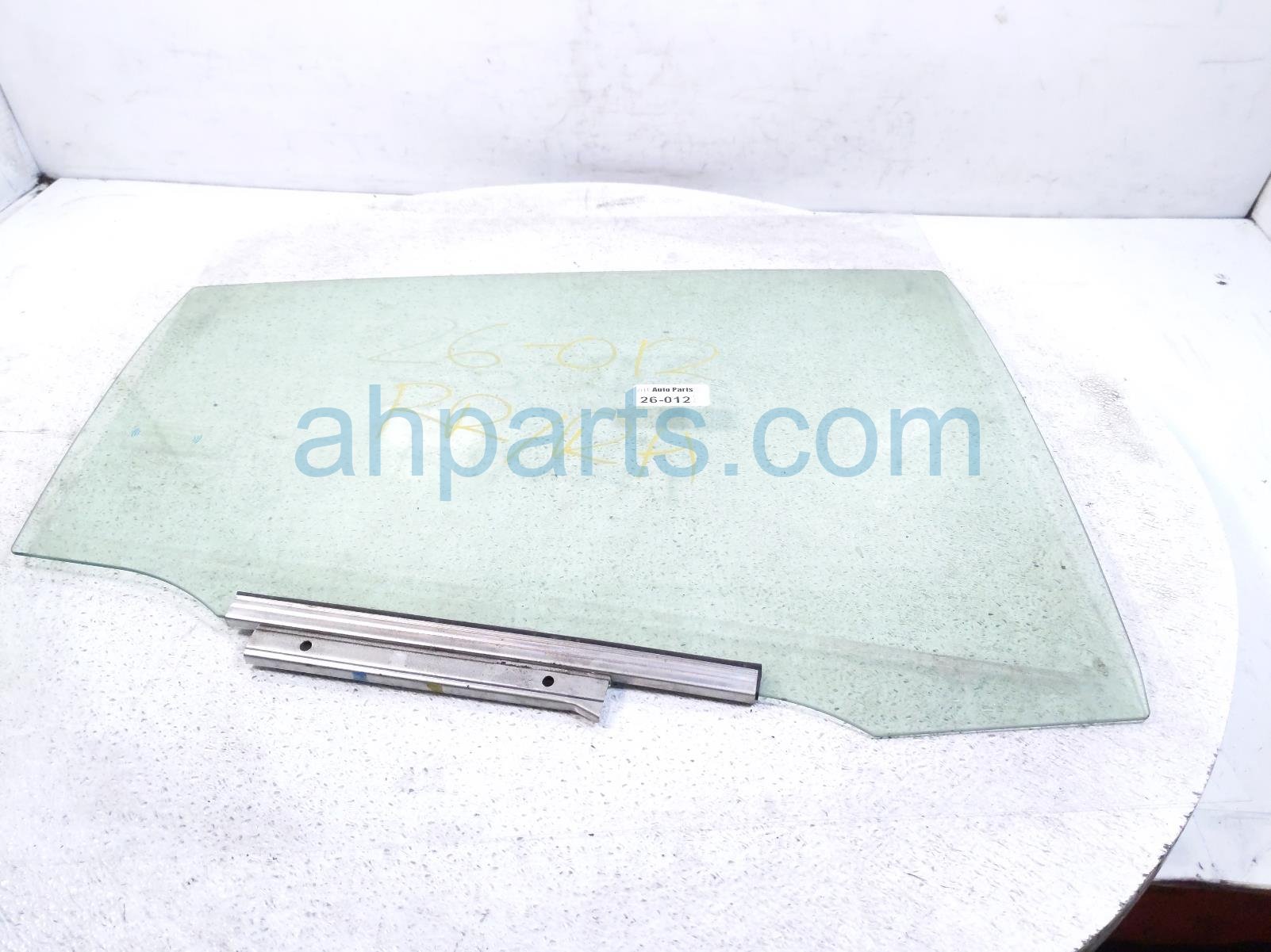 Toyota RR/RH DOOR GLASS WINDOW