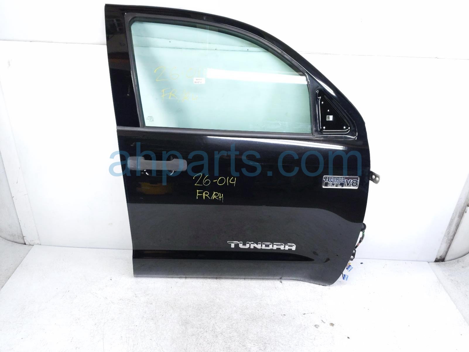 Toyota FR/RH DOOR - BLACK - NO MIRROR/TRIM