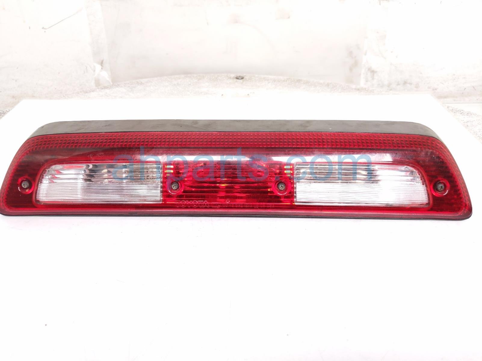 Toyota HIGH MOUNTED THIRD BRAKE LIGHT