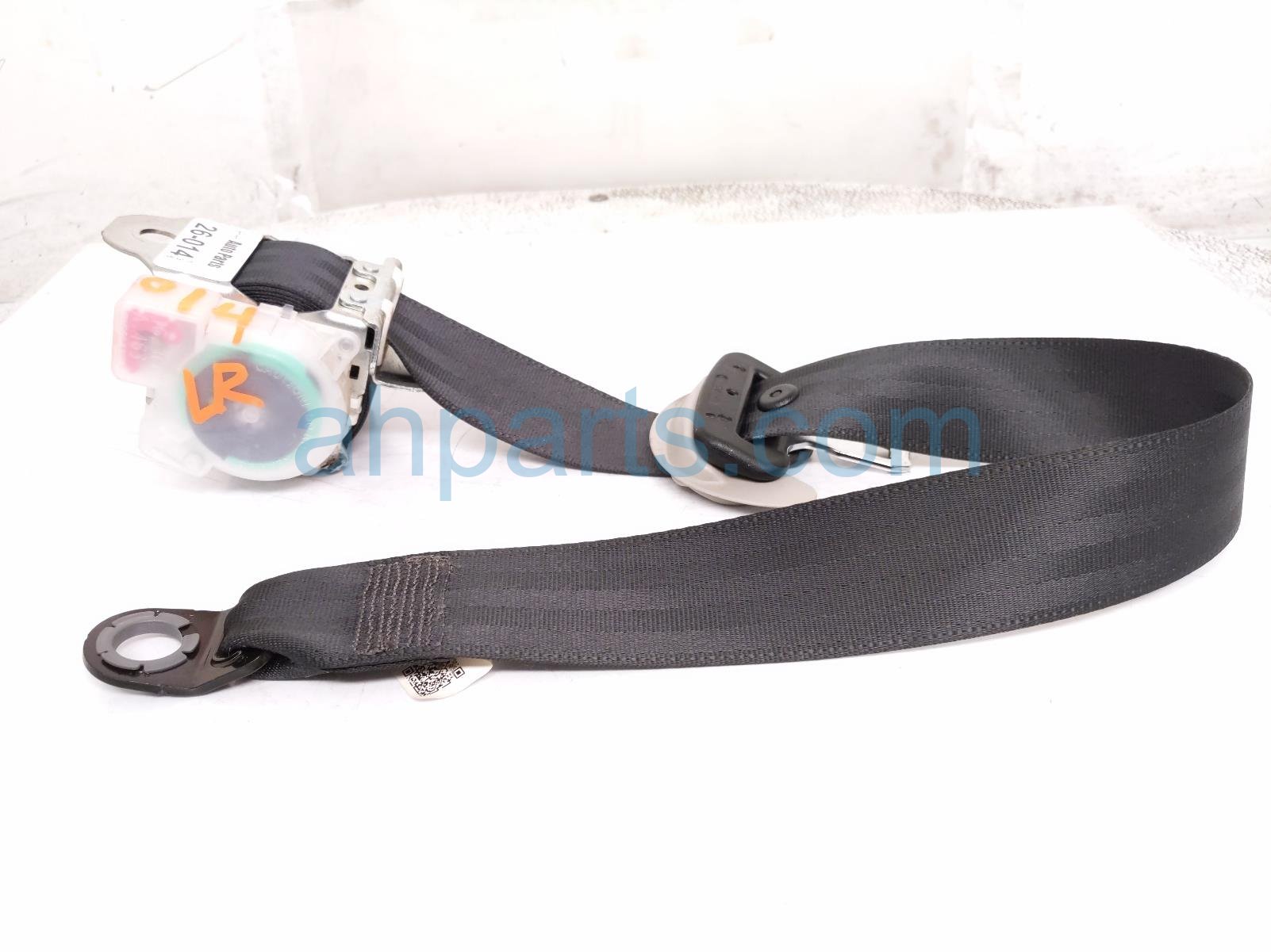 Toyota REAR LH SEAT BELT ASSY - BLACK
