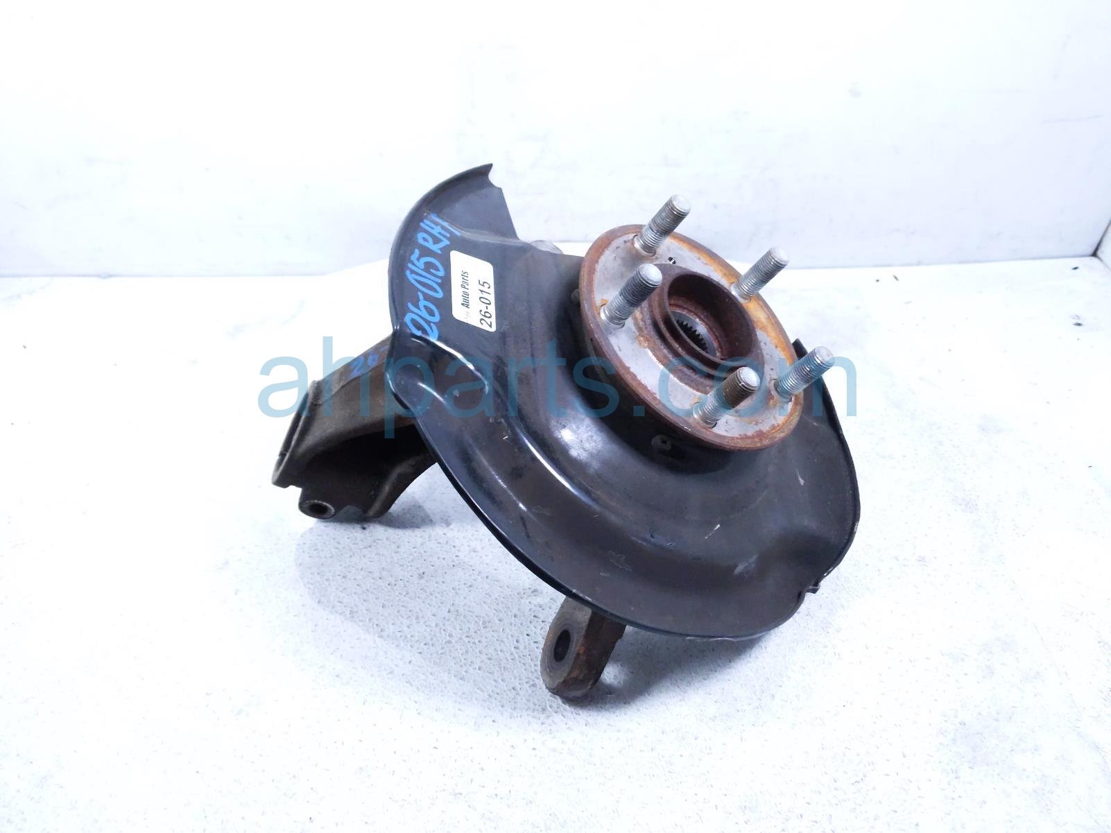 $145 Honda FR/RH SPINDLE KNUCKLE HUB - AWD