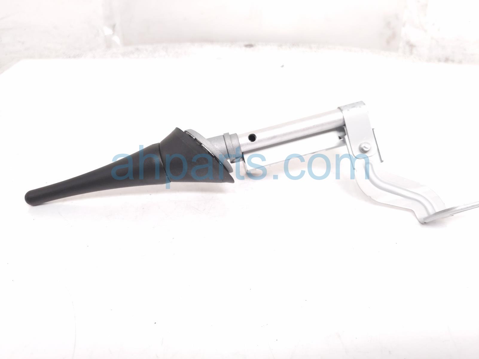 Mazda ANTENNA ASSY - QUARTER RH MTD