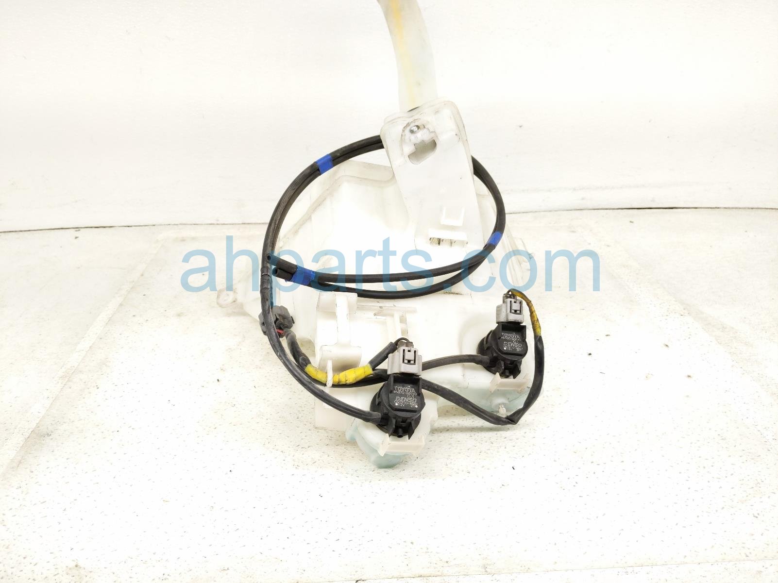 2016 Toyota 4 Runner Windshield Washer Reservoir Tank 85315 60390 Replacement 2016 Toyota 4 Runner Windshield Washer Reservoir Tank 85315 60390 Replacement thumbnail