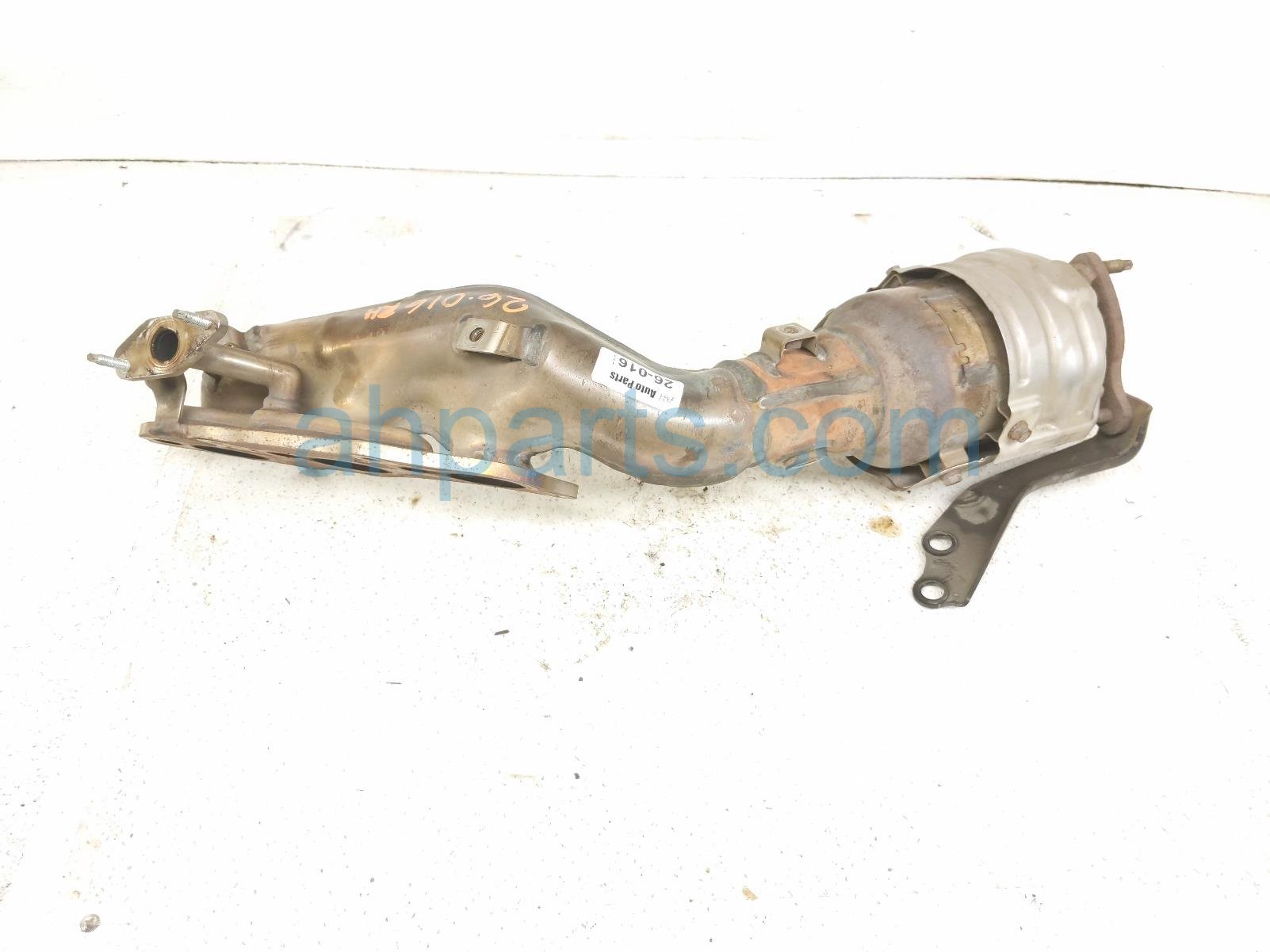 2016 Toyota 4 Runner Passenger Exhaust Manifold 17140 31610 Replacement 2016 Toyota 4 Runner Passenger Exhaust Manifold 17140 31610 Replacement thumbnail