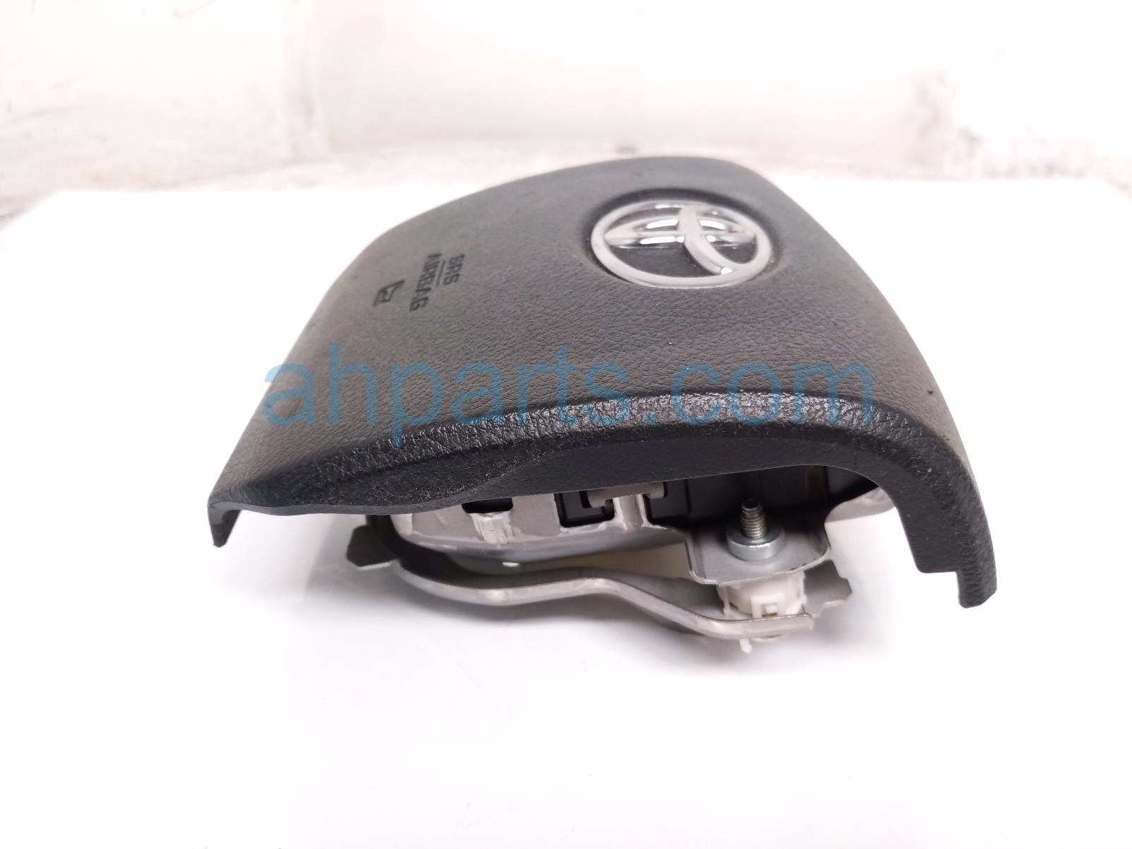 2016 Toyota 4 Runner Driver Wheel Airbag 45130 35460 C0 Replacement 2016 Toyota 4 Runner Driver Wheel Airbag 45130 35460 C0 Replacement thumbnail