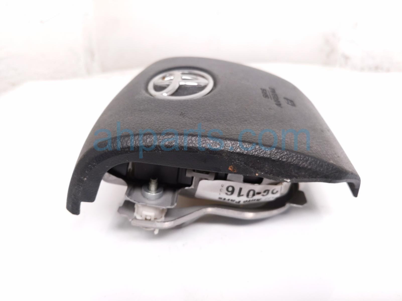 2016 Toyota 4 Runner Driver Wheel Airbag 45130 35460 C0 Replacement 2016 Toyota 4 Runner Driver Wheel Airbag 45130 35460 C0 Replacement thumbnail