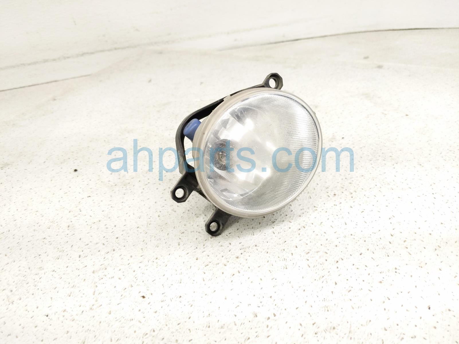 Toyota RH FOG LAMP / LIGHT Toyota RH FOG LAMP / LIGHT