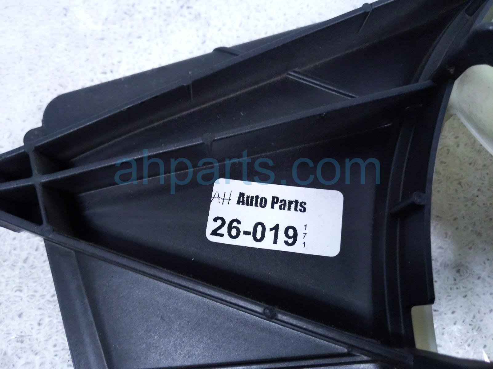 2022 Acura MDX Cooling Radiator Fan Assembly 19020 RV0 A01 Replacement 2022 Acura MDX Cooling Radiator Fan Assembly 19020 RV0 A01 Replacement thumbnail