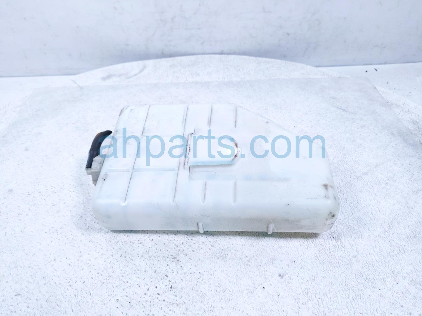 2022 Acura MDX Coolant Overflow Reservoir Tank 19101 61A A00 Replacement 2022 Acura MDX Coolant Overflow Reservoir Tank 19101 61A A00 Replacement thumbnail