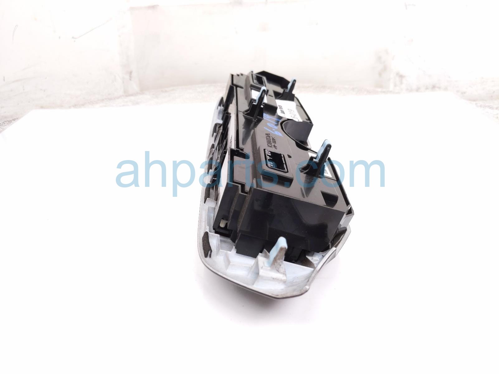 2022 Acura MDX Temperature Climate Heater/ac Control(on Dash) 79600 TYA A72ZA Replacement 2022 Acura MDX Temperature Climate Heater/ac Control(on Dash) 79600 TYA A72ZA Replacement thumbnail