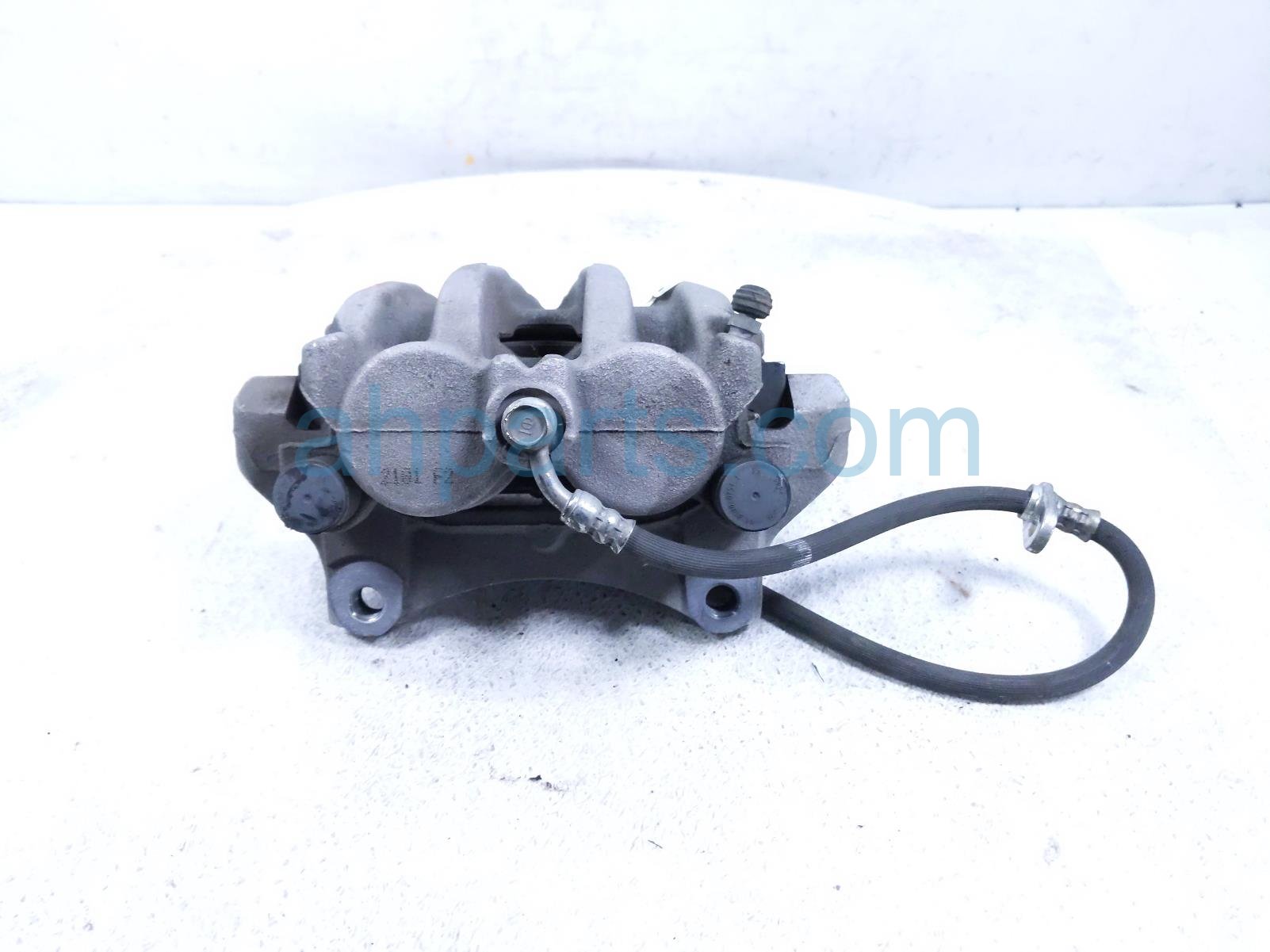 2022 Acura MDX Front Passenger Brake Caliper 45001 TYA A02 Replacement 2022 Acura MDX Front Passenger Brake Caliper 45001 TYA A02 Replacement thumbnail