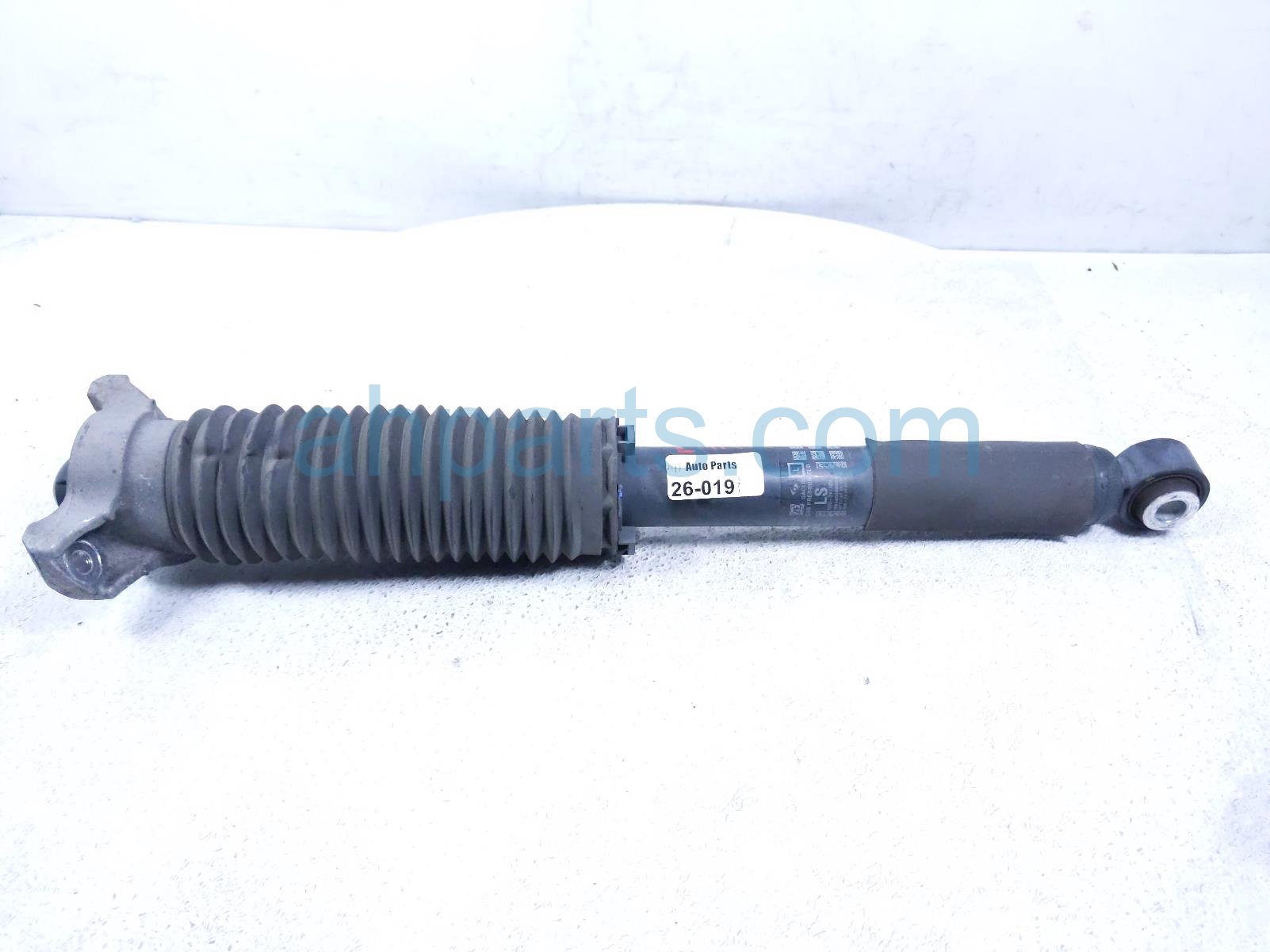 2022 Acura MDX Strut / Spring / Rear Driver Shock Absorber 52621 TYA A03 Replacement 2022 Acura MDX Strut / Spring / Rear Driver Shock Absorber 52621 TYA A03 Replacement thumbnail