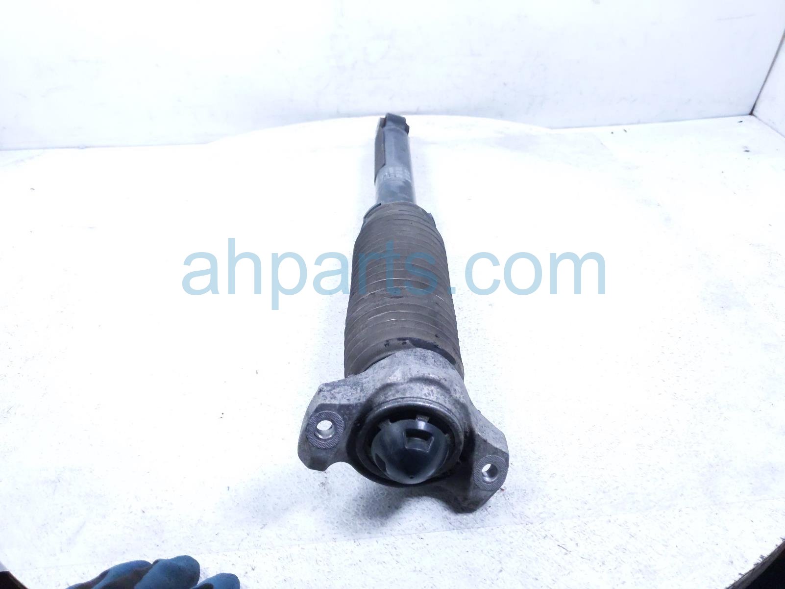 2022 Acura MDX Strut / Spring / Rear Driver Shock Absorber 52621 TYA A03 Replacement 2022 Acura MDX Strut / Spring / Rear Driver Shock Absorber 52621 TYA A03 Replacement thumbnail
