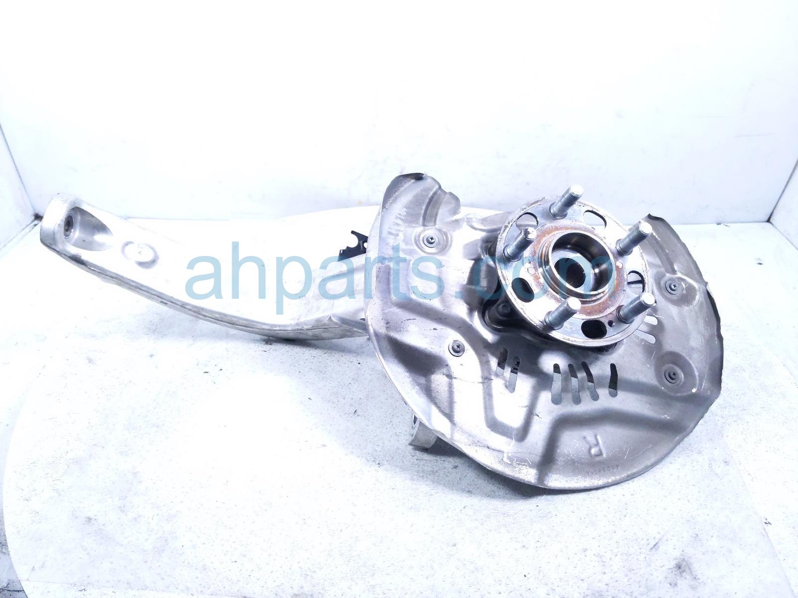Acura FR/RH SPINDLE KNUCKLE HUB - AWD