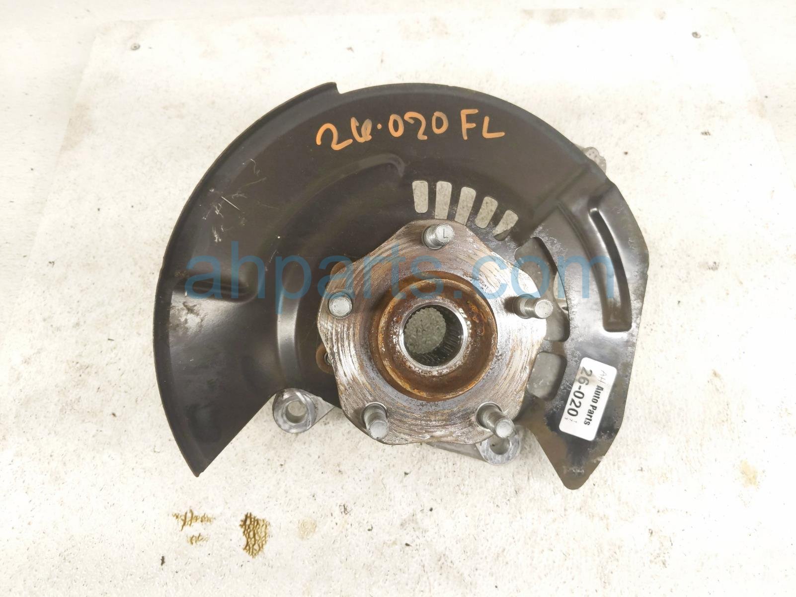Nissan FR/LH SPINDLE KNUCKLE HUB - FWD