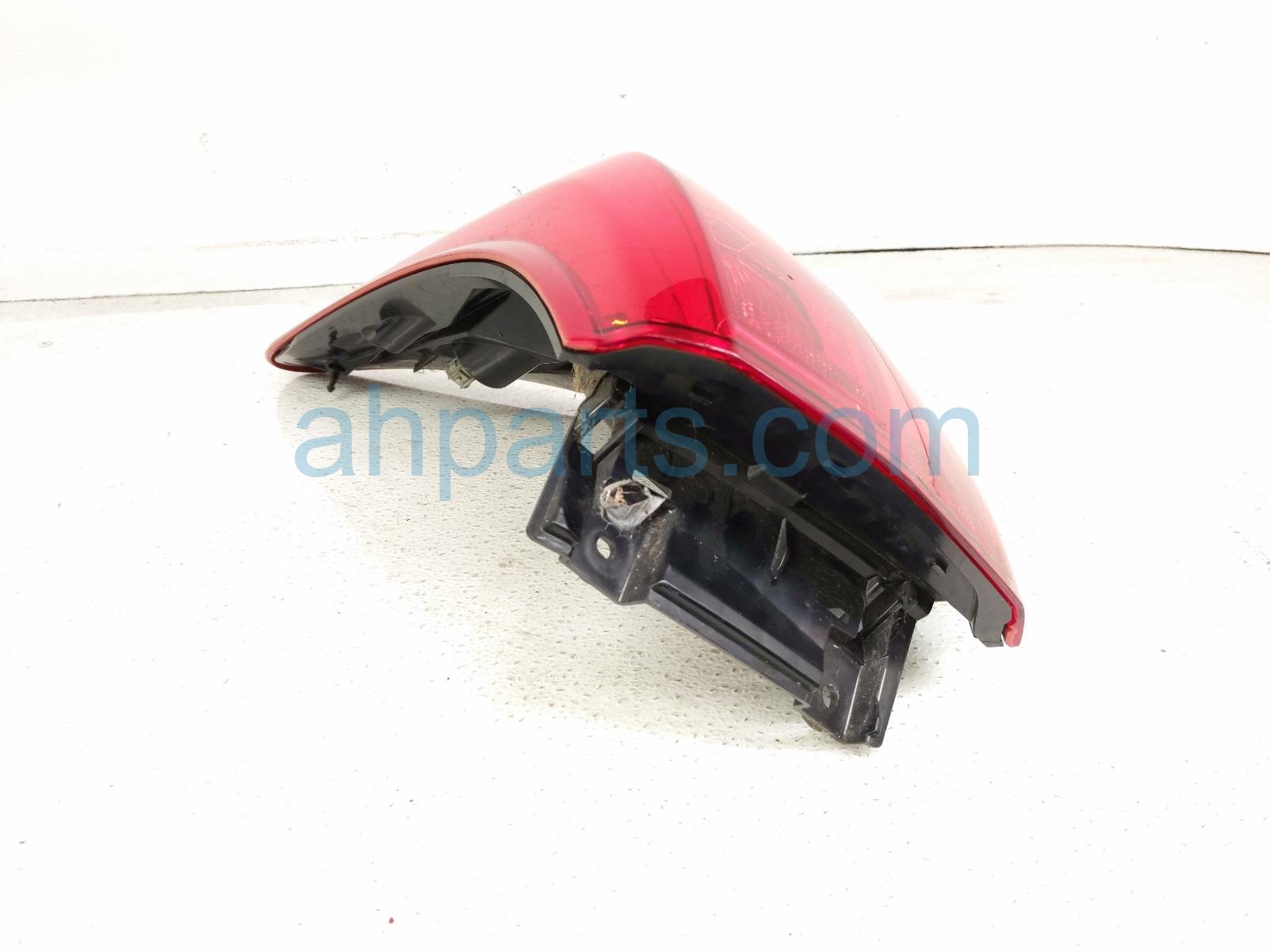 2019 Nissan Pathfinder Light / Rear Passenger Tail Lamp (on Body) 26550 9PF0A Replacement 2019 Nissan Pathfinder Light / Rear Passenger Tail Lamp (on Body) 26550 9PF0A Replacement thumbnail