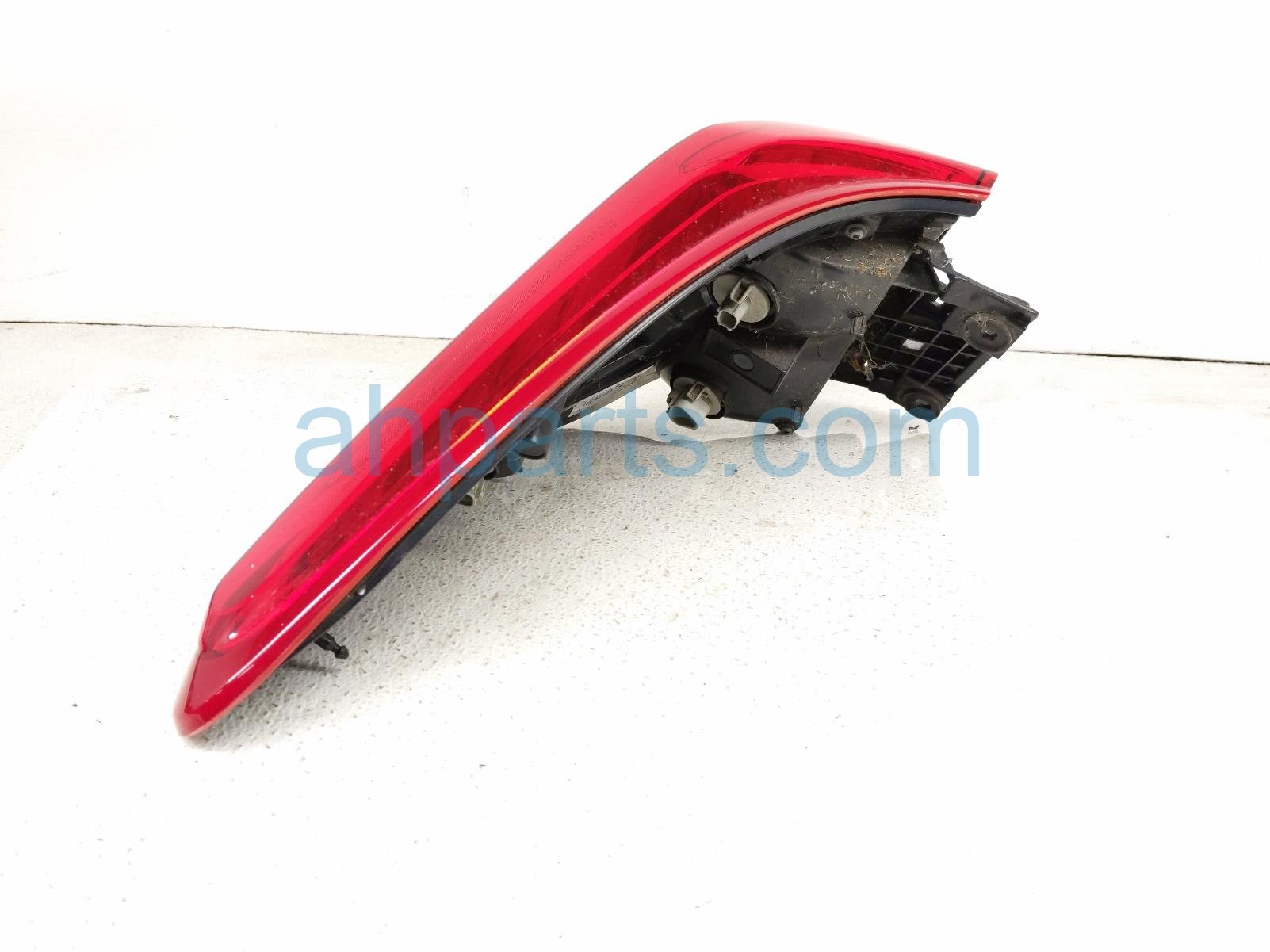 2019 Nissan Pathfinder Light / Rear Passenger Tail Lamp (on Body) 26550 9PF0A Replacement 2019 Nissan Pathfinder Light / Rear Passenger Tail Lamp (on Body) 26550 9PF0A Replacement thumbnail