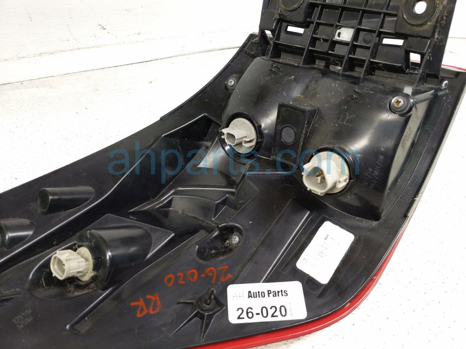 2019 Nissan Pathfinder Light / Rear Passenger Tail Lamp (on Body) 26550 9PF0A Replacement 2019 Nissan Pathfinder Light / Rear Passenger Tail Lamp (on Body) 26550 9PF0A Replacement thumbnail