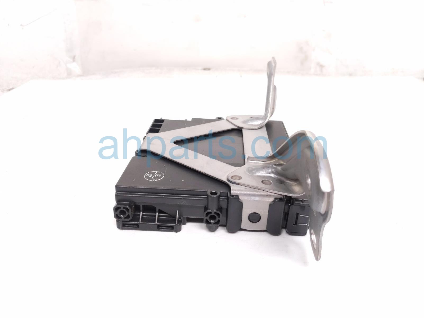 2018 Lexus Is300 Telematics Transceiver Module fr/lh 86740 24080 Replacement 2018 Lexus Is300 Telematics Transceiver Module fr/lh 86740 24080 Replacement thumbnail