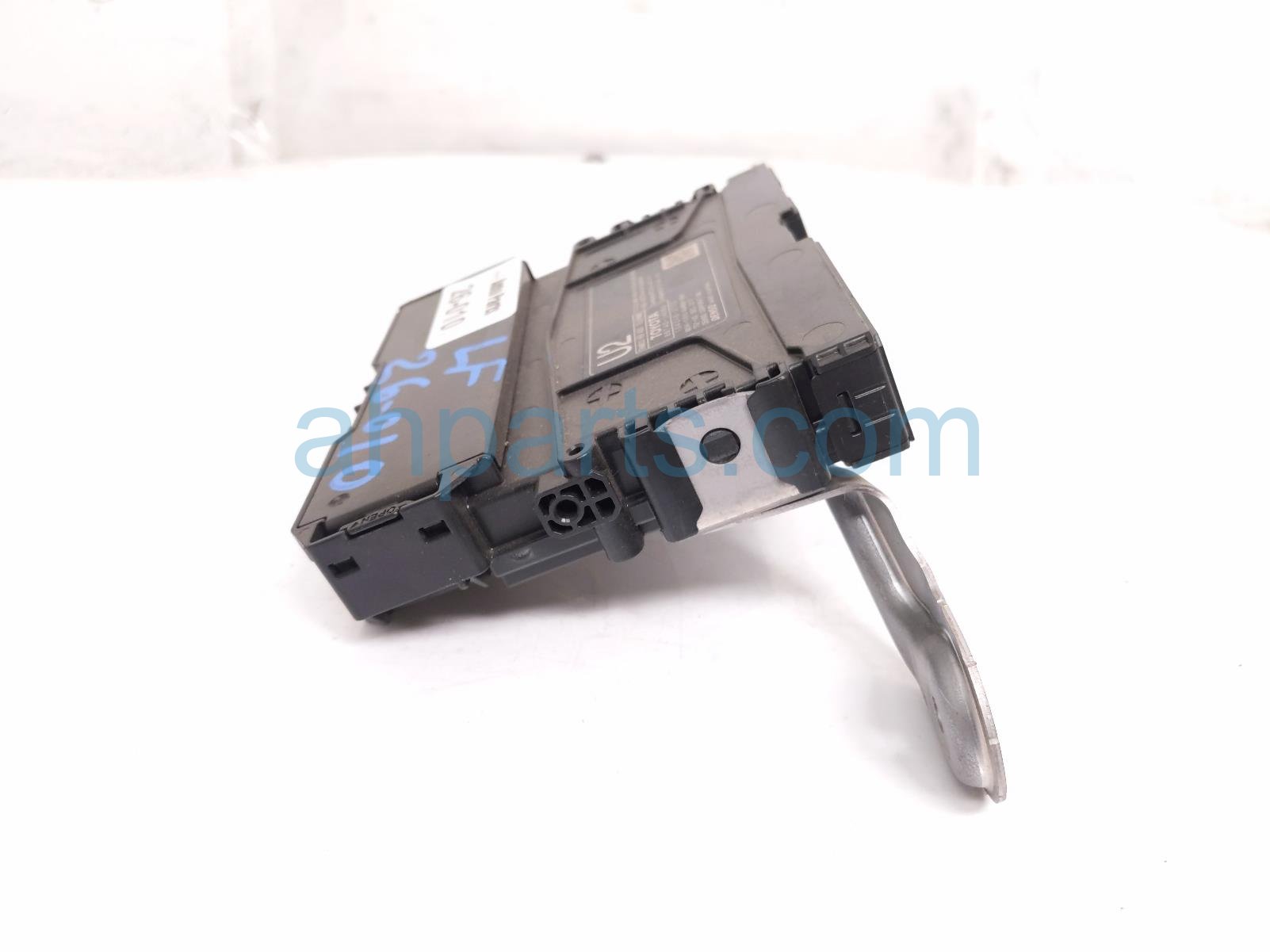 2018 Lexus Is300 Telematics Transceiver Module fr/lh 86740 24080 Replacement 2018 Lexus Is300 Telematics Transceiver Module fr/lh 86740 24080 Replacement thumbnail