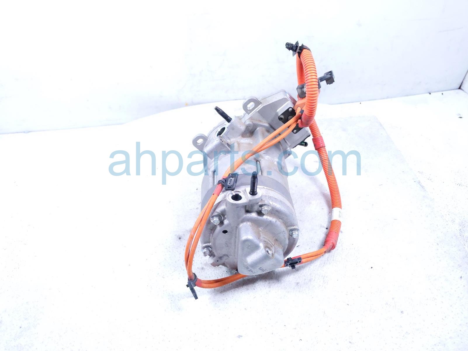2019 Tesla Tesla 3 Air + Clutch Ac Pump / Compressor 1088198 00 N Replacement 2019 Tesla Tesla 3 Air + Clutch Ac Pump / Compressor 1088198 00 N Replacement thumbnail