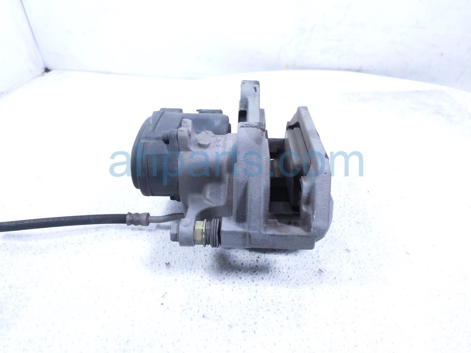 2019 Tesla Tesla 3 Rear Driver Brake Caliper 1044623 00 H Replacement 2019 Tesla Tesla 3 Rear Driver Brake Caliper 1044623 00 H Replacement thumbnail