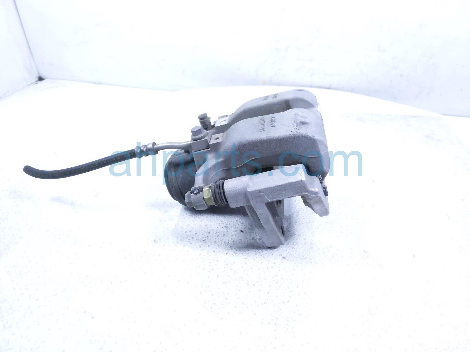 2019 Tesla Tesla 3 Rear Passenger Brake Caliper 1044624 00 H Replacement 2019 Tesla Tesla 3 Rear Passenger Brake Caliper 1044624 00 H Replacement thumbnail