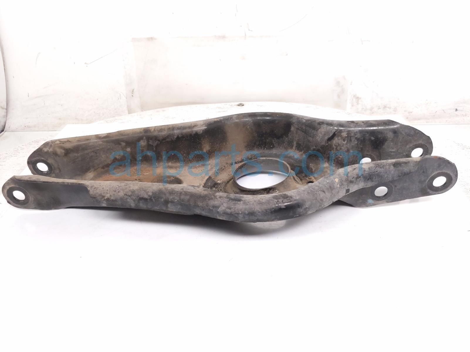 2019 Tesla Tesla 3 Rear Driver Spring Seat Lower Control Arm 1044451 00 F Replacement 2019 Tesla Tesla 3 Rear Driver Spring Seat Lower Control Arm 1044451 00 F Replacement thumbnail