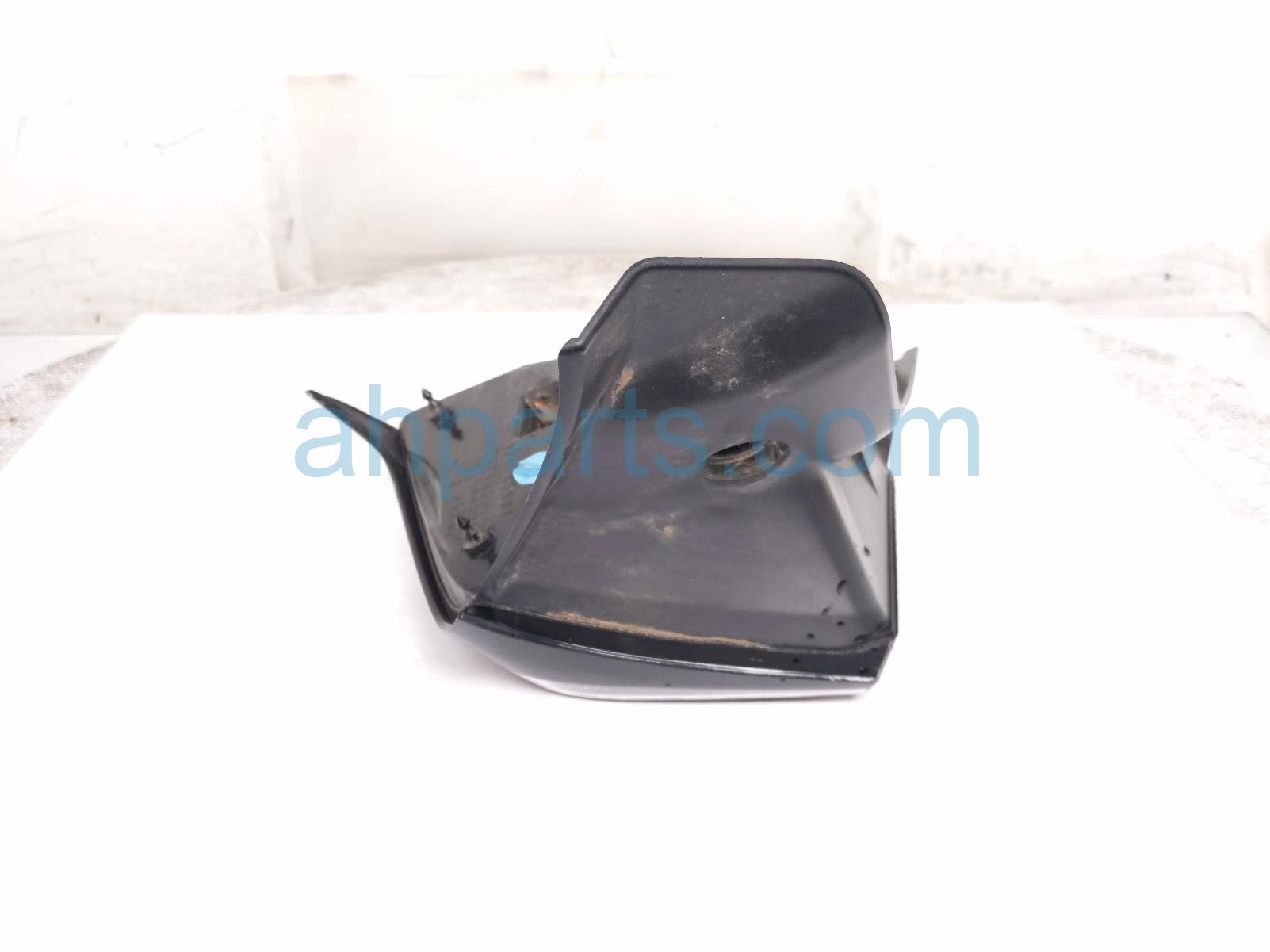 2019 Tesla Tesla 3 Light / Rear Driver Tail Lamp (on Body) 1077397 00 H Replacement 2019 Tesla Tesla 3 Light / Rear Driver Tail Lamp (on Body) 1077397 00 H Replacement thumbnail
