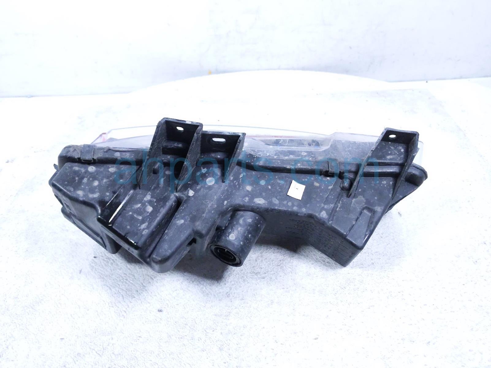 2019 Tesla Tesla 3 Passenger Corner Lamp / Light 1077390 00 E Replacement 2019 Tesla Tesla 3 Passenger Corner Lamp / Light 1077390 00 E Replacement thumbnail