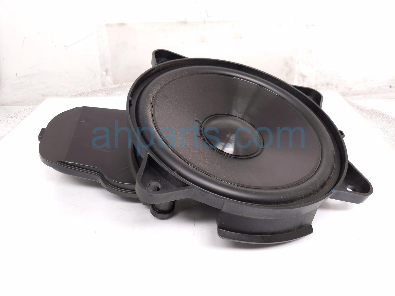 Honda RR/RH SUBWOOFER SPEAKER ASSY