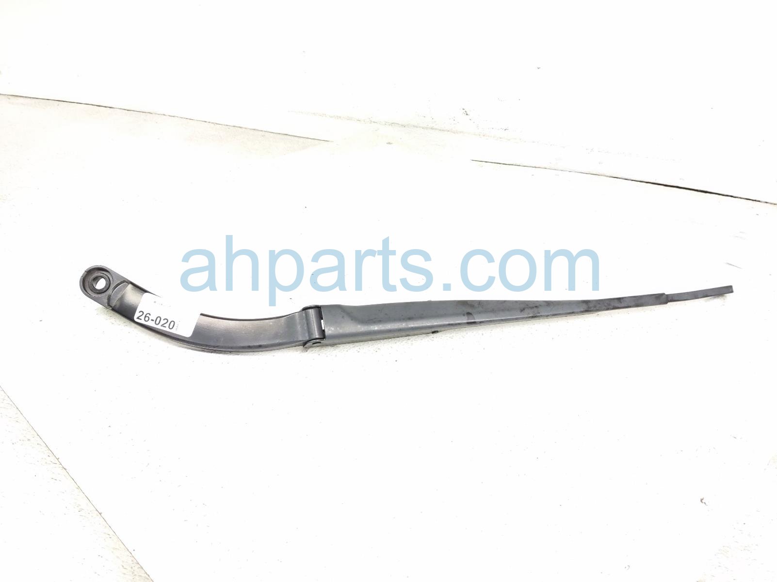 Nissan LH WINDSHIELD WIPER ARM
