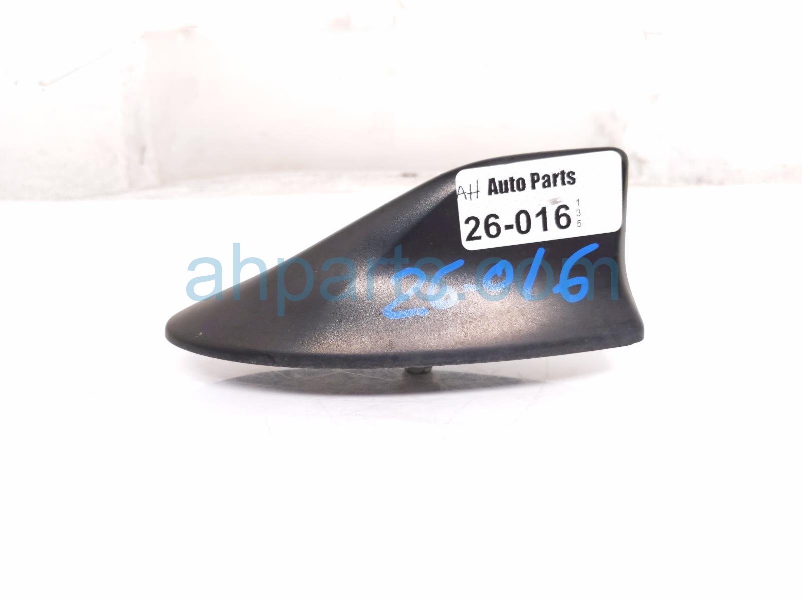 2016 Toyota 4 Runner Roof Antenna Assy Blue 86760 60130 Replacement 2016 Toyota 4 Runner Roof Antenna Assy Blue 86760 60130 Replacement thumbnail