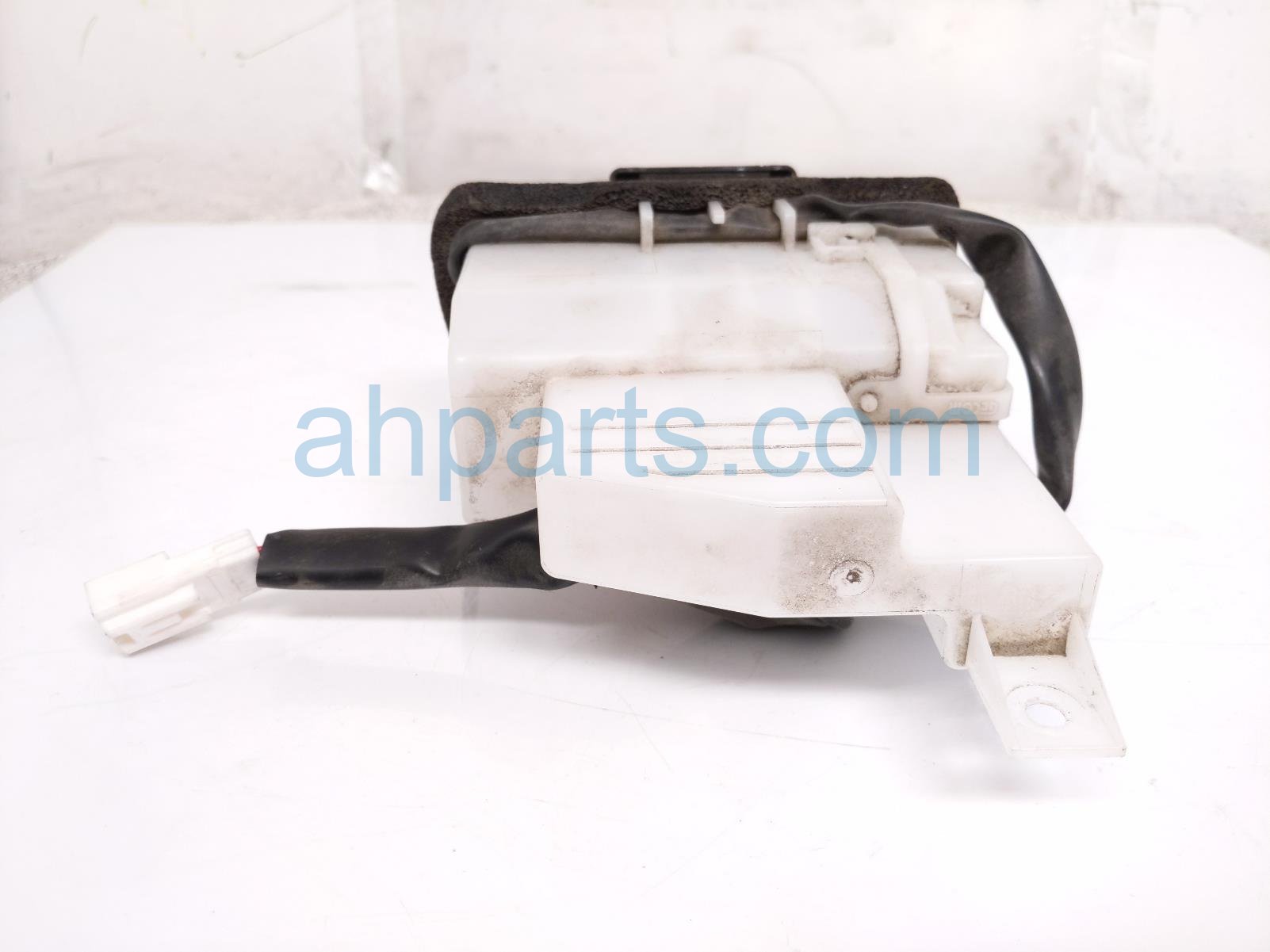 2016 Toyota 4 Runner Rear Liftgate Lock Actuator 69110 35110 Replacement 2016 Toyota 4 Runner Rear Liftgate Lock Actuator 69110 35110 Replacement thumbnail