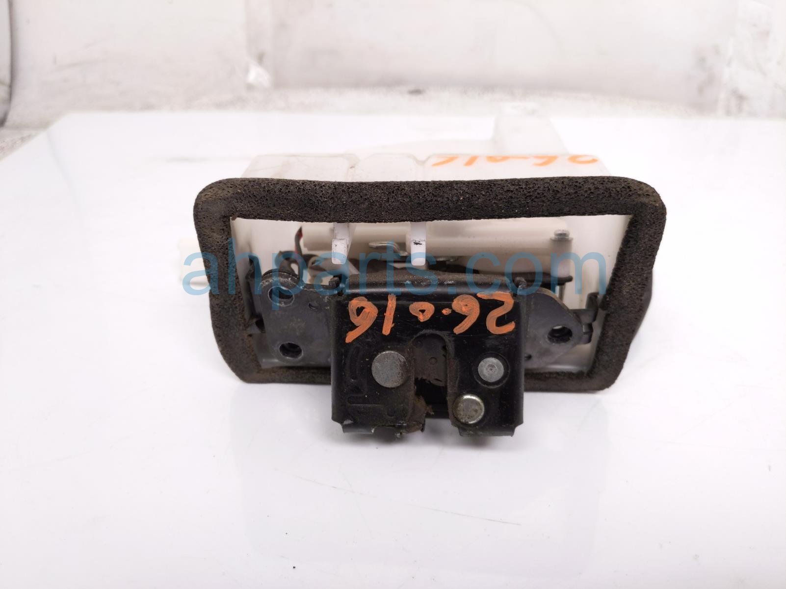 2016 Toyota 4 Runner Rear Liftgate Lock Actuator 69110 35110 Replacement 2016 Toyota 4 Runner Rear Liftgate Lock Actuator 69110 35110 Replacement thumbnail