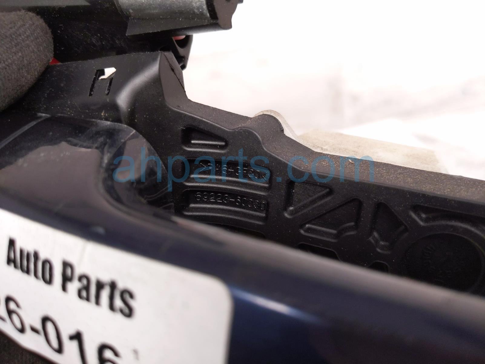 2016 Toyota 4 Runner Outside/exterior Rear Passenger Exterior Door Handle Blue 69211 60090 J2 Replacement 2016 Toyota 4 Runner Outside/exterior Rear Passenger Exterior Door Handle Blue 69211 60090 J2 Replacement thumbnail