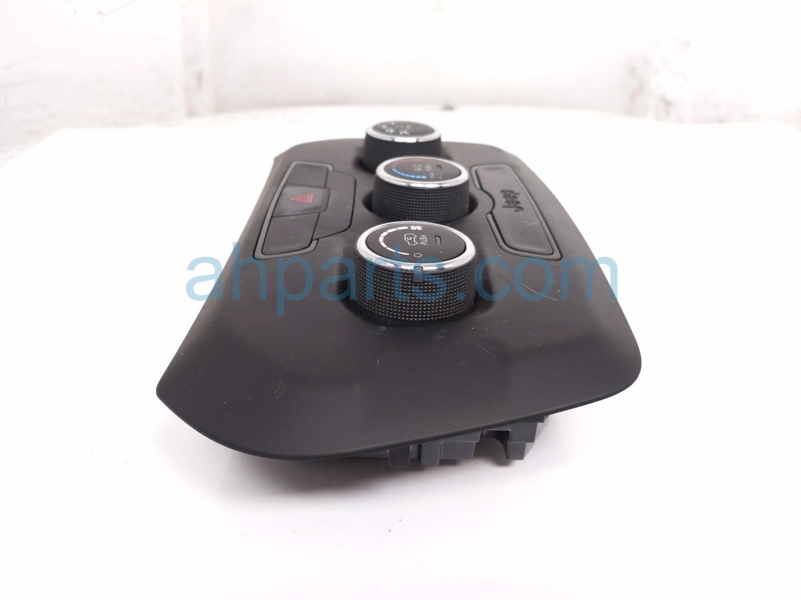 2018 Jeep Renegade Temperature Climate Heater/ac Control(on Dash) 6VN73LXHAA Replacement 2018 Jeep Renegade Temperature Climate Heater/ac Control(on Dash) 6VN73LXHAA Replacement thumbnail