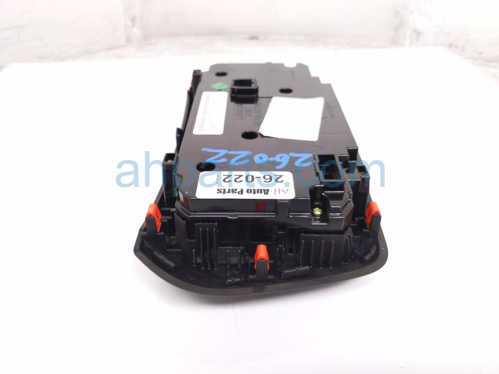 2018 Jeep Renegade Temperature Climate Heater/ac Control(on Dash) 6VN73LXHAA Replacement 2018 Jeep Renegade Temperature Climate Heater/ac Control(on Dash) 6VN73LXHAA Replacement thumbnail