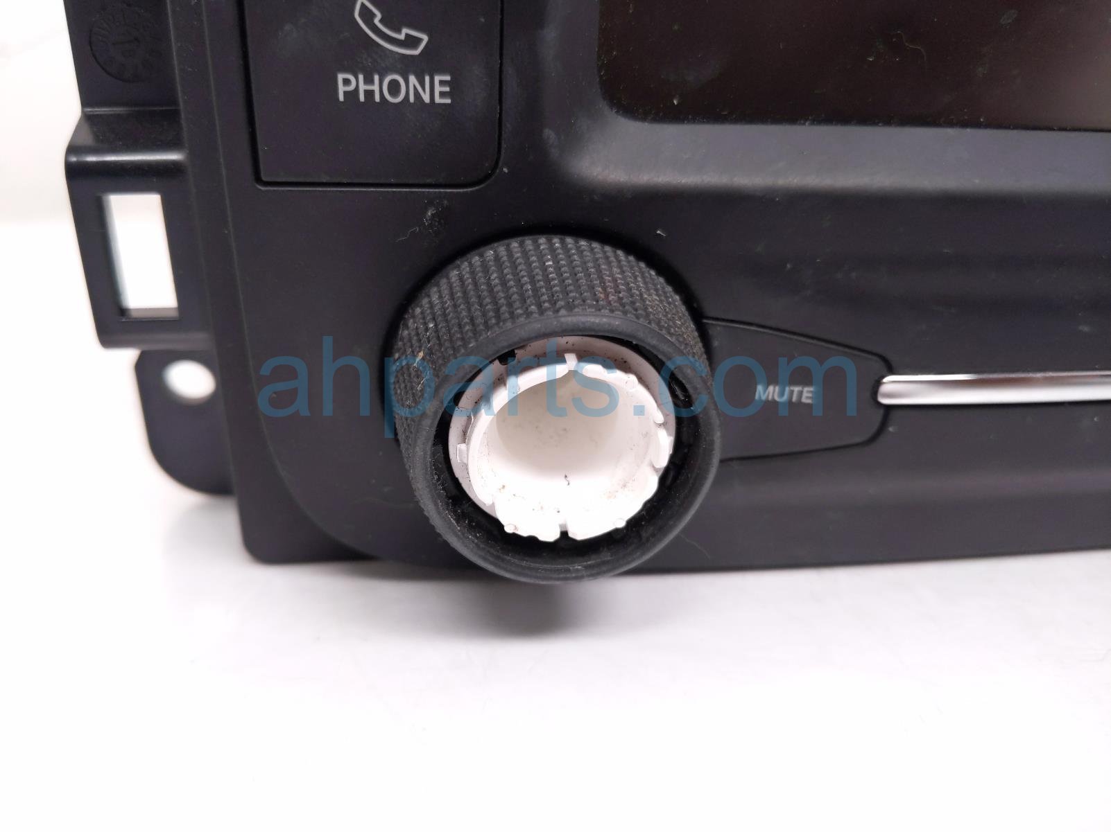 2018 Jeep Renegade Radio Receiver & Display Screen 6RQ12LXHAA Replacement 2018 Jeep Renegade Radio Receiver & Display Screen 6RQ12LXHAA Replacement thumbnail