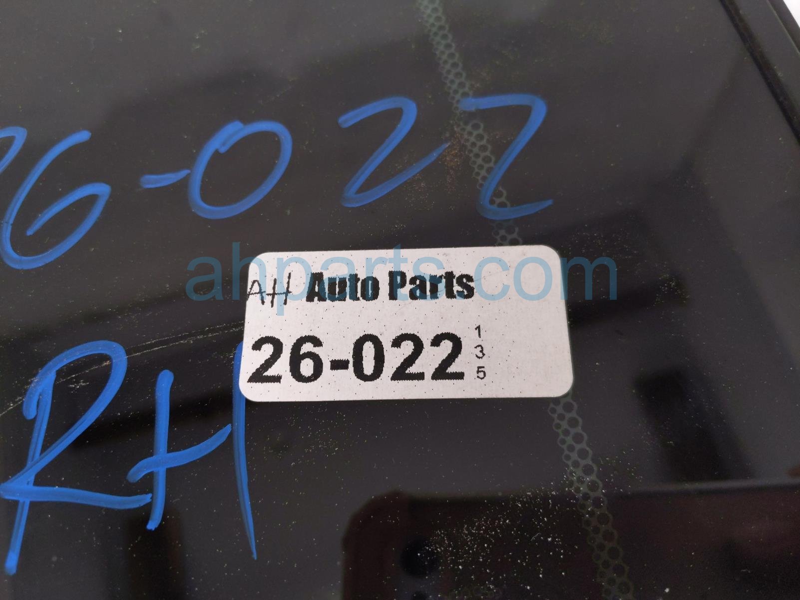 2018 Jeep Renegade Passenger Quarter Window Glass 68438137AA Replacement 2018 Jeep Renegade Passenger Quarter Window Glass 68438137AA Replacement thumbnail