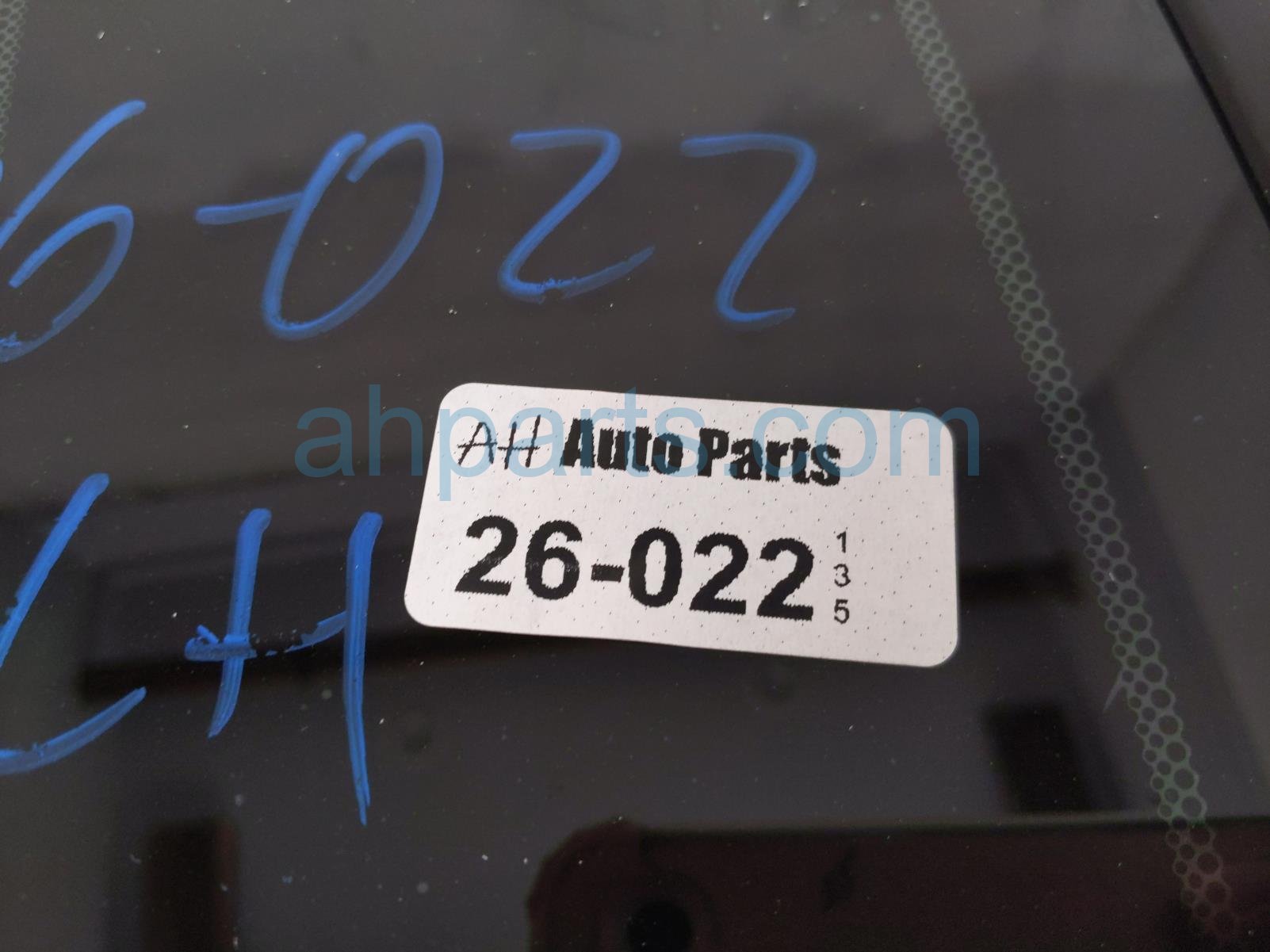 2018 Jeep Renegade Driver Quarter Window Glass 68438138AA Replacement 2018 Jeep Renegade Driver Quarter Window Glass 68438138AA Replacement thumbnail