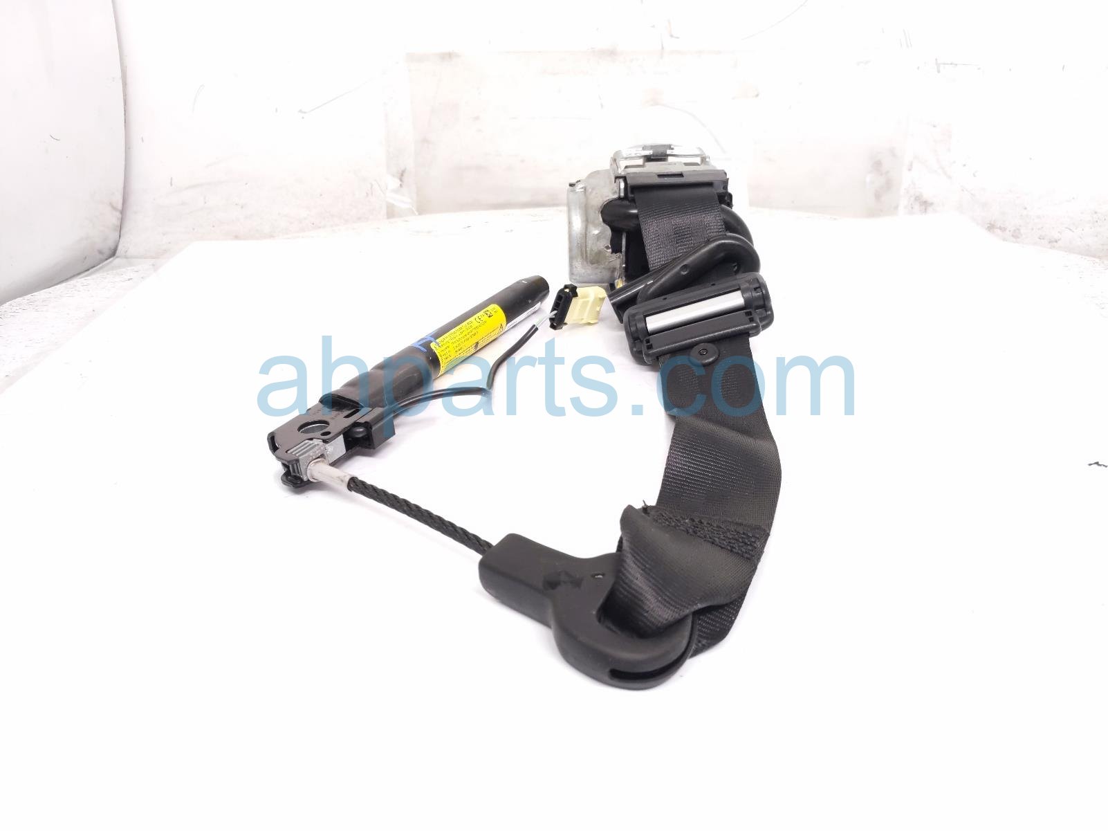 2018 Jeep Renegade Front Passenger Seat Belt Black 6EZ86LXHAA Replacement 2018 Jeep Renegade Front Passenger Seat Belt Black 6EZ86LXHAA Replacement thumbnail